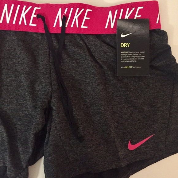 NWT Nike Dri-Fit Woman’s Training Shorts - Picture 4 of 7